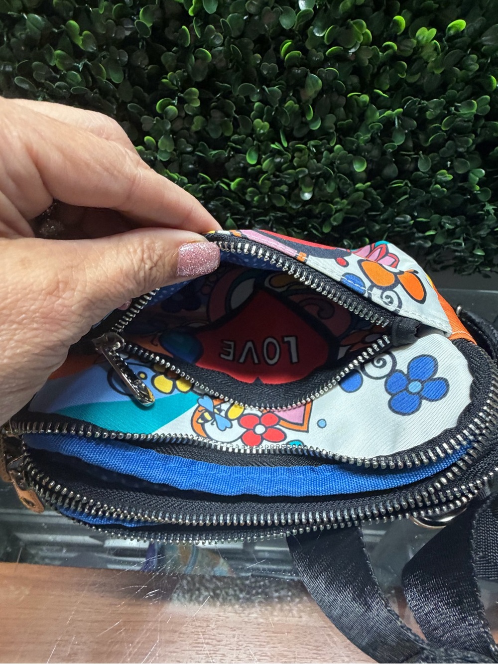 Bright Brighton Multicolor 'LOVE' Heart Crossbody with Black Strap - Picture 4 of 6